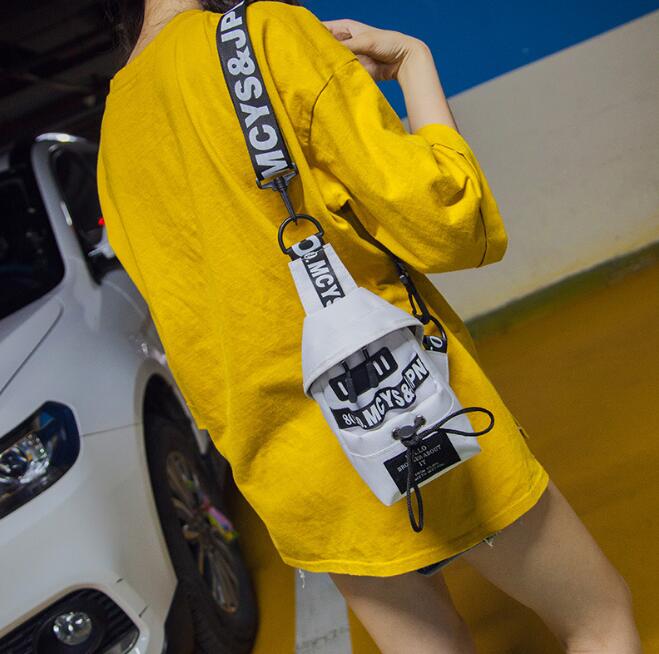 The crossbody trend men's and women's chest bag sports waist bag casual small bag: White