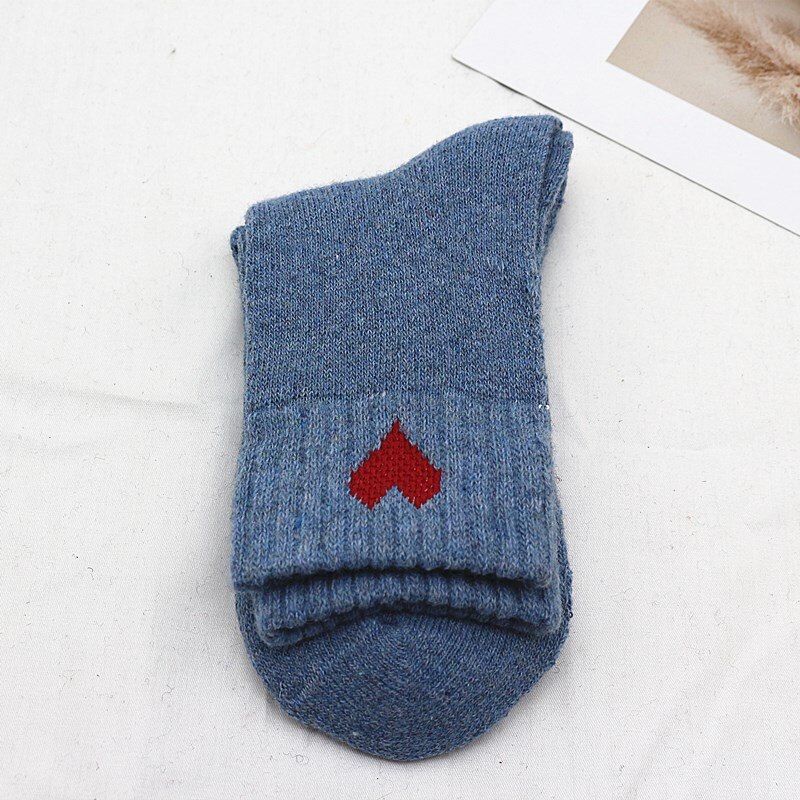 Kvinnors vinterförtjockade varma yllestrumpor med broderier hjärtformade retro kashmirstrumpor 5 par: S7