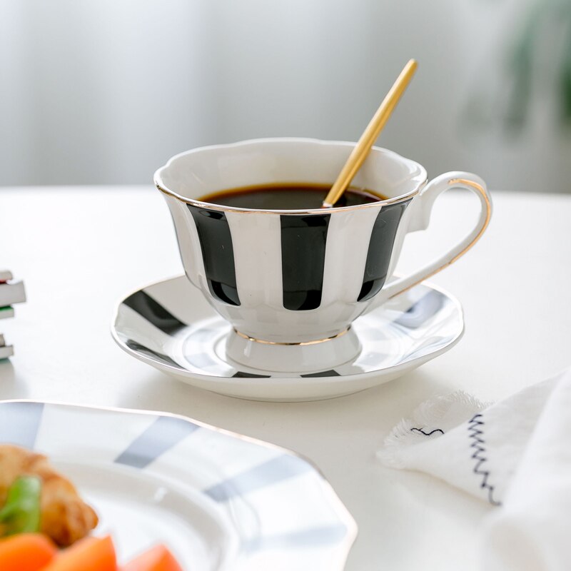 White Nordic Style Cute Ceramic Coffee Cup and Saucer Set Funny Cappuccino Coffee Cup Set Filizanki Do Kawy Mug BD50CS