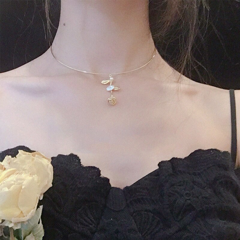 Gold Color Kpop Butterfly Choker Necklaces Women Waterdrop Pendant Necklaces Korean Jewelry: rose flower