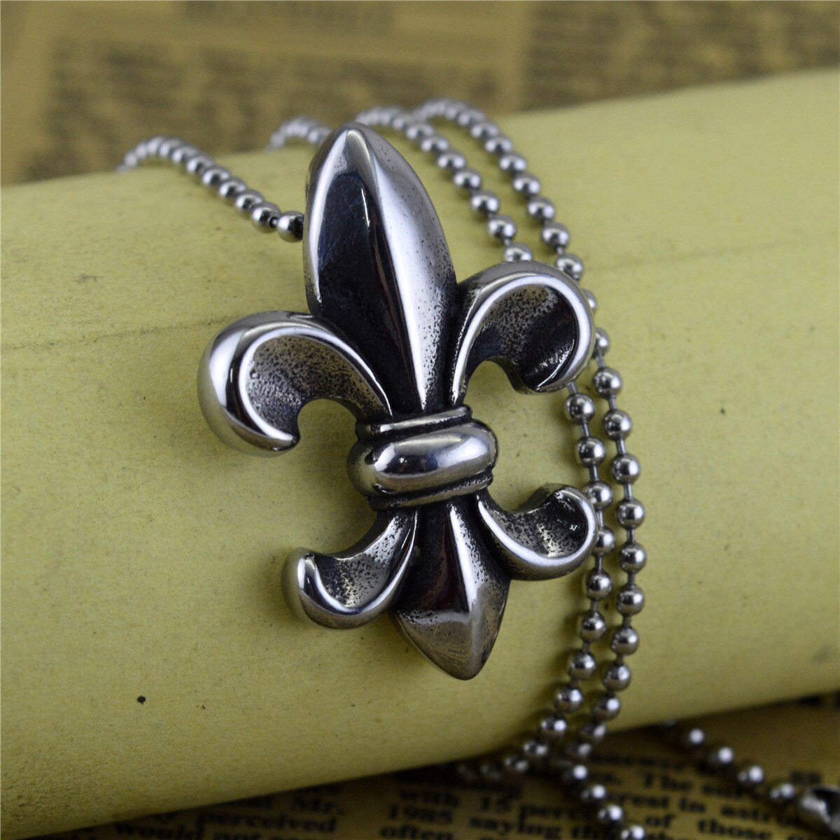 Stainless Steel Retro Scout Flower Fleur De Lis Pendant Necklace Jewelry Valentina's