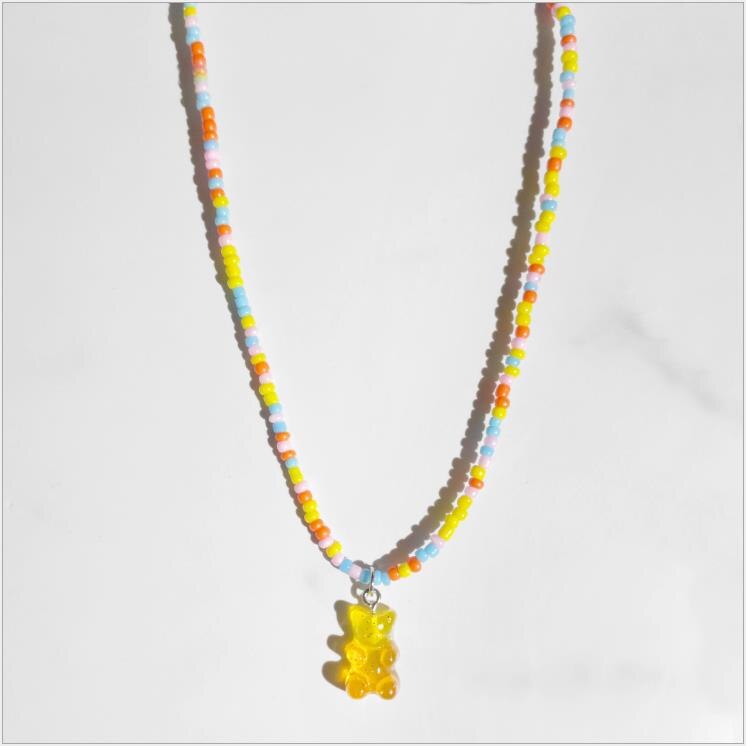 Collier de perles rondes colorées pour femmes, style bohème, mignon, dégradé arc-en-ciel, pendentif ours en résine, à la , bijoux pour filles: yellow