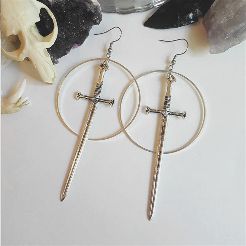 Pendientes de espadas góticas de Color dorado, Tarot Medieval gótico largo, declaración alternativa vikinga, para hombres y mujeres, joyería mística: Color amarillo dorado claro