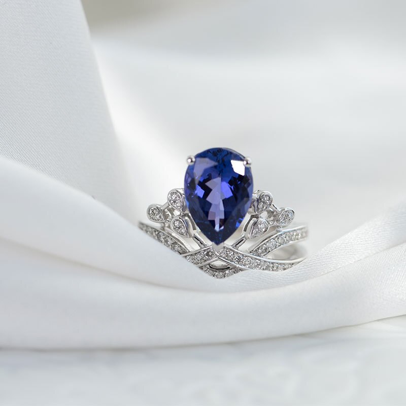 Luxury Female Big Zircon Stone Ring Classic Queen Crown Ring Vintage Wedding Bands Promise Love Engagement Rings For Women