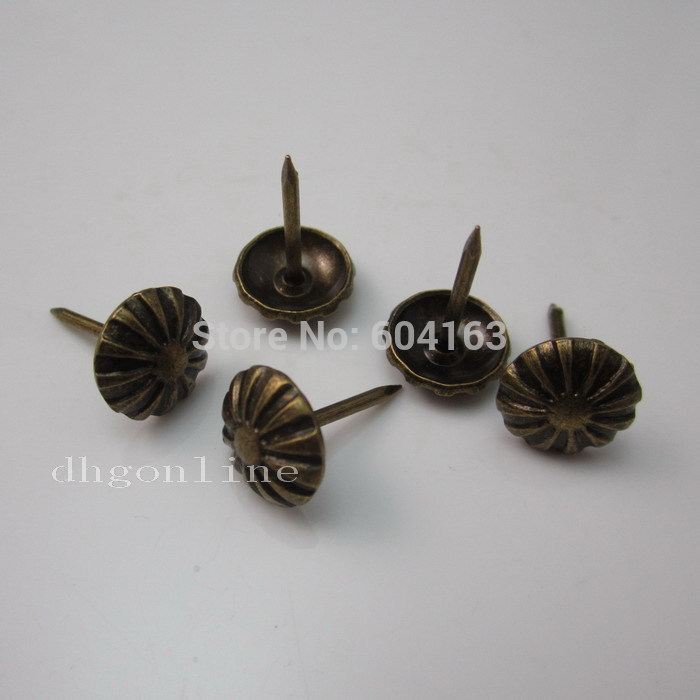 100 STKS 0.43 ''11mm Decoratieve Nail Tack hoofd Bekleding Push Pins Lijm Pad Stof knop Brons