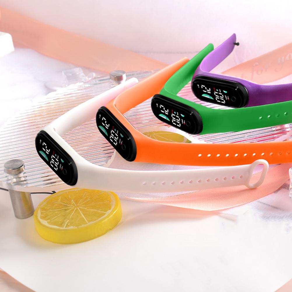 Elektronisk barneklokke sport vanntett armbåndsur stor skriftskjerm led-skjerm lysende automatisk dato full kalender digital klokke