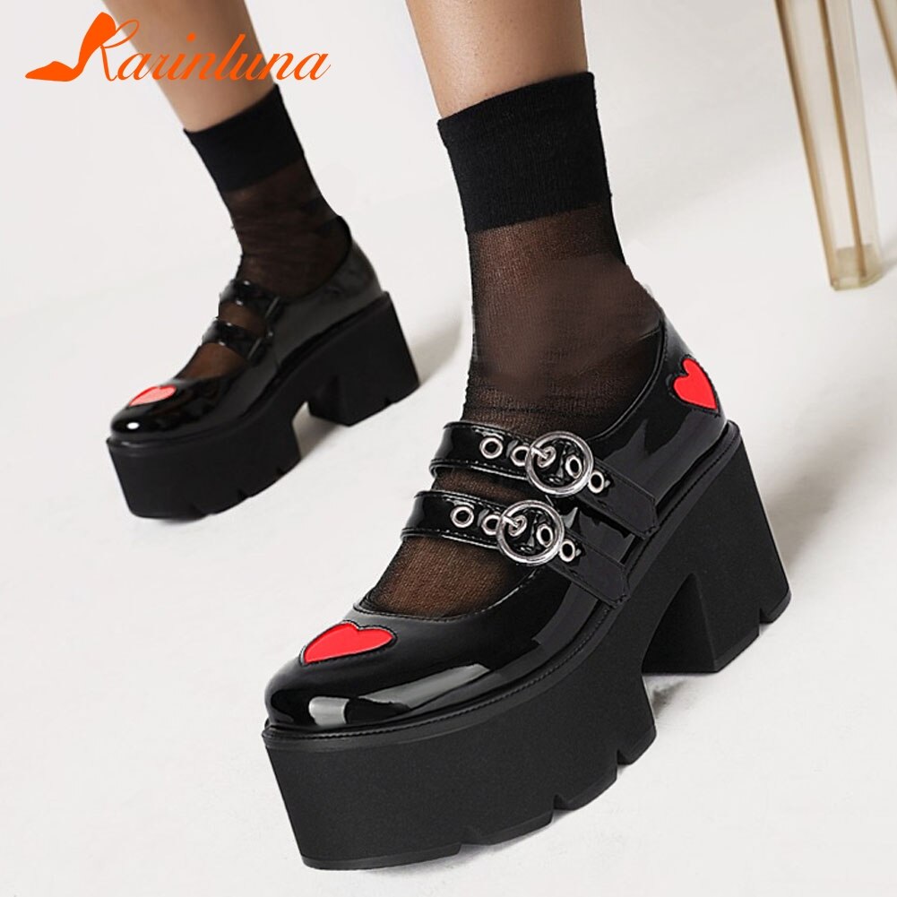 Chaussures gothiques à bout rond pour femmes, chaussures de , de Style gothique, noir, rouge, avec boucles en forme de cœur, talons épais, à la , nouvelle ,