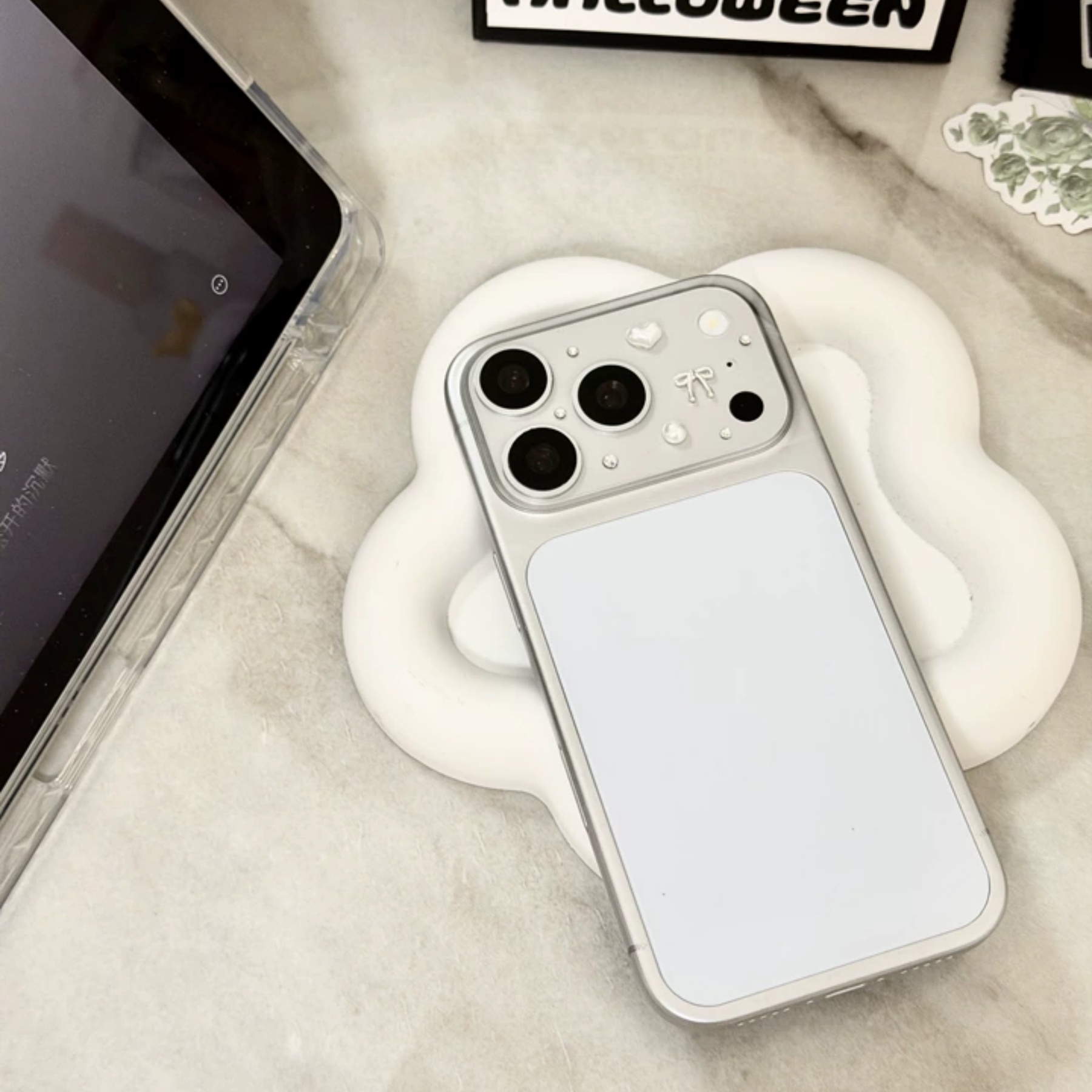 Luxuriöser 3D-Schleifen-Perlen-Liebesherz-Dekorations-Kameralinsen-Schutz für iPhone 17 Pro Max 17 Pro Schutzglas-Linse