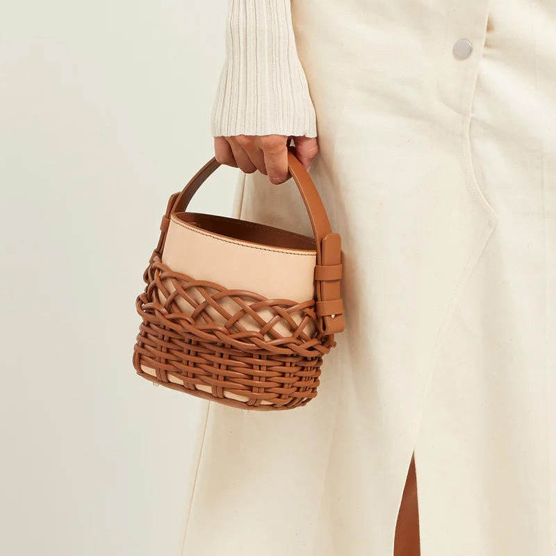 Creative Fashion Hollow Out Woven Hand Basket Bucket Bag Beach on Vacation Small Handbag High Quality Shoulder Bag: Brown