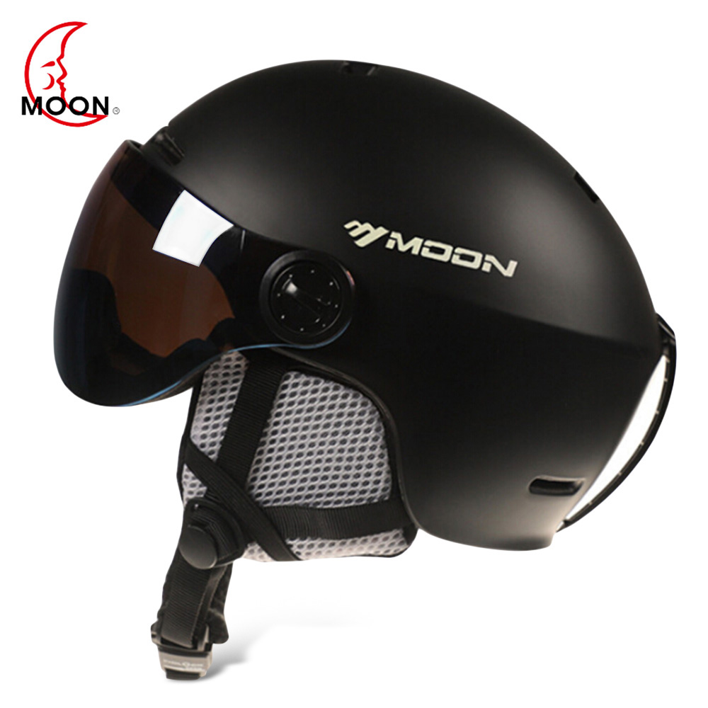 Moon Sports Helmets Goggles Skiing Helmet Men Women Outdoor Integrated Cycling Helmet Ski Snowboard Skateboard Helmets: Black / L