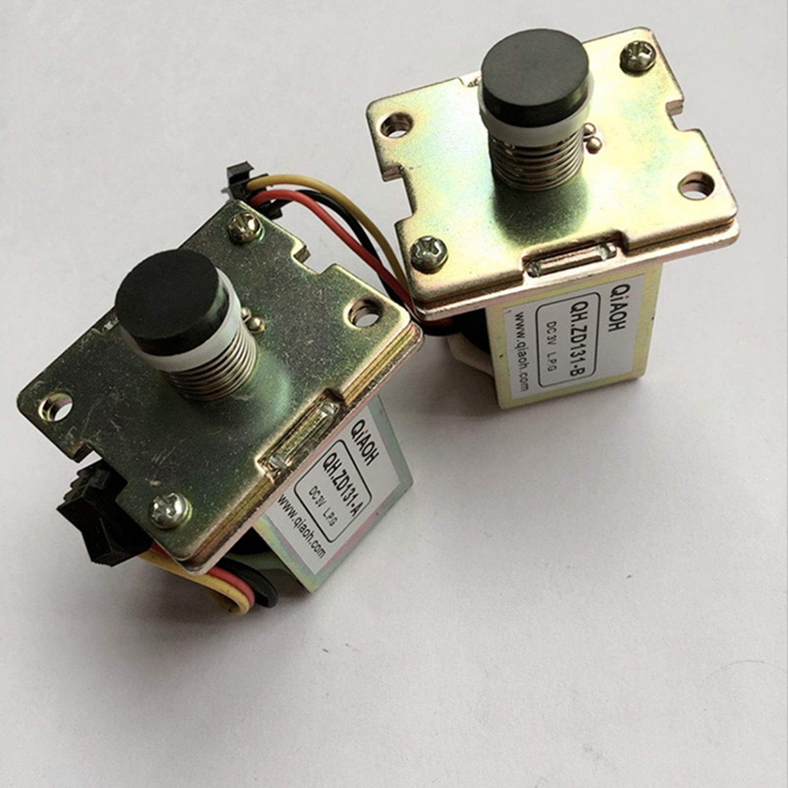 Válvula Solenoide Universal para calentadores de agua, QH.ZD131-A de tres cables de 3V para piezas de reparación de calentador de agua fuerte a Gas