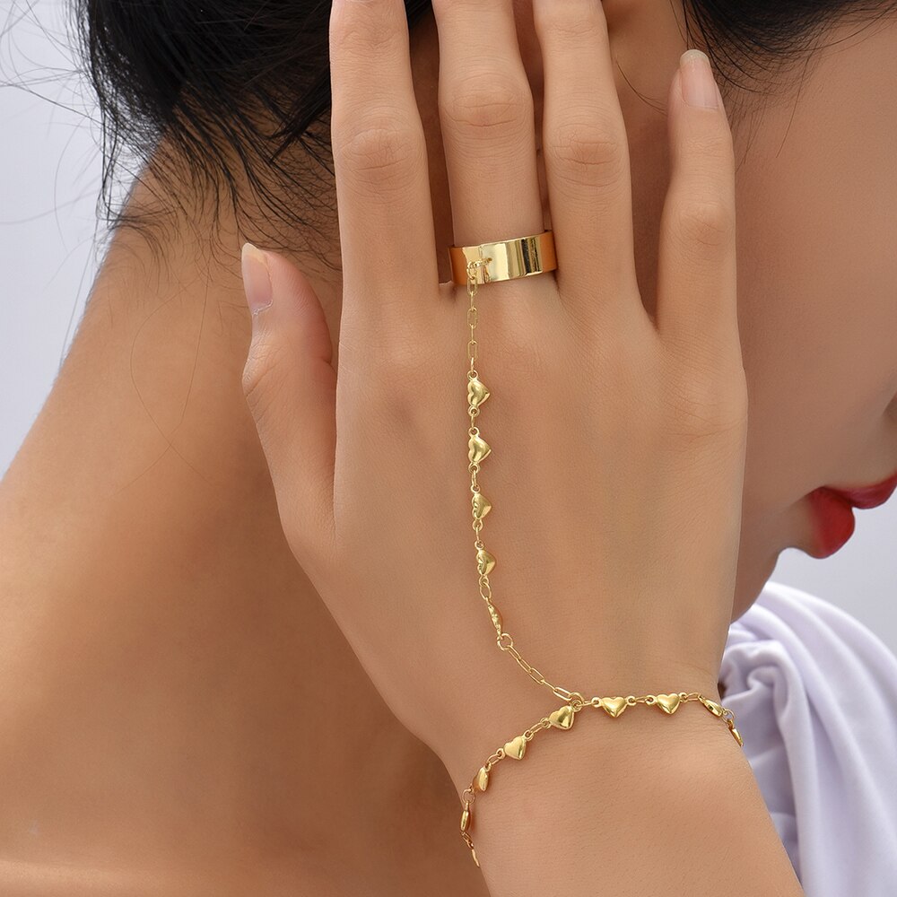 Gold Farbe Herz Charme Hand Harness Armbänder für Frauen Minimalistischen Kette Anschluss Finger Ring Armband &amp; Armreif Kreative Schmuck