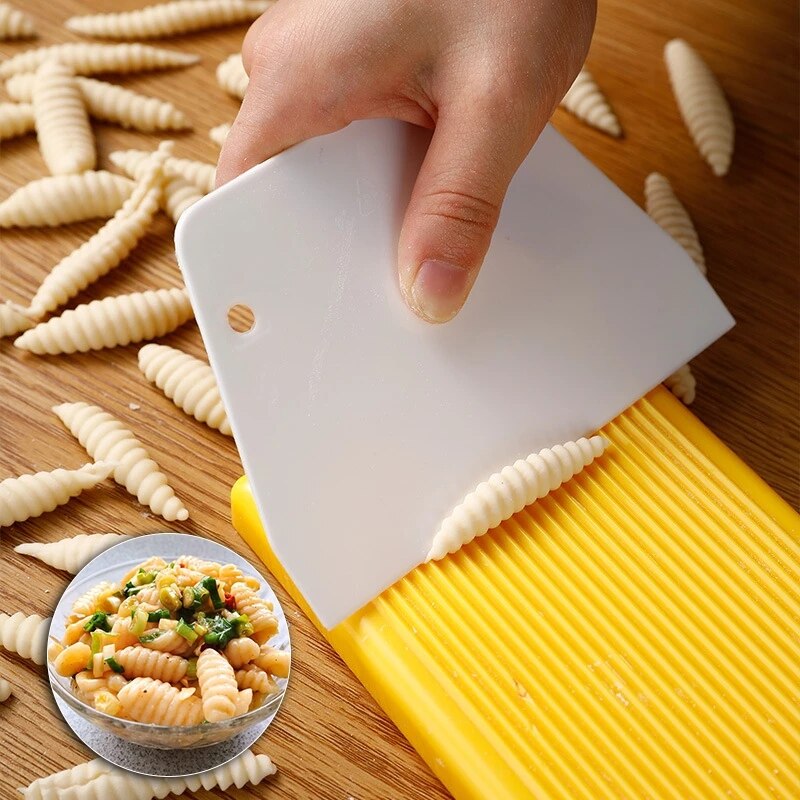 Multifunctional Spaghetti Macaroni Maker Plastic Macaroni Board DIY Noodle Machine Manual Kitchen Macaroni Cooking Accessories