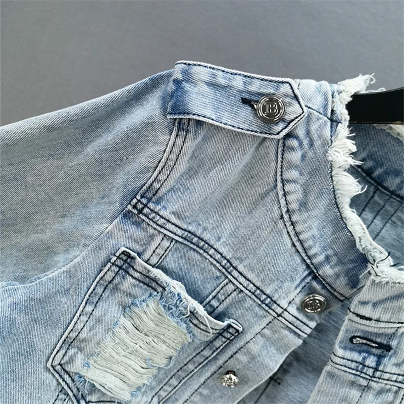 Ljusblå vintage-jeansjackor med o-ringning, hål, cowboy-ytterkläder, smal, kort fåll, fransig, stora fickor, jeansjacka, kappa, dam