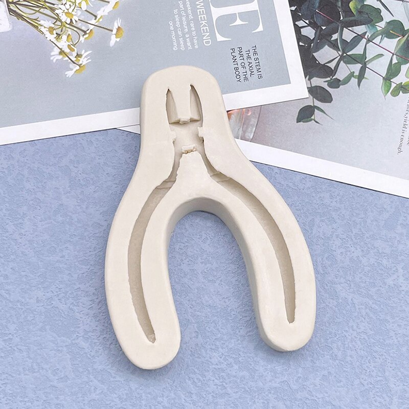 Wire Cutter Hammer Wrench Silicone Sugarcraft Mold Resin Tools Cupcake Baking Mould Fondant Cake Decorating Tools: Army Green