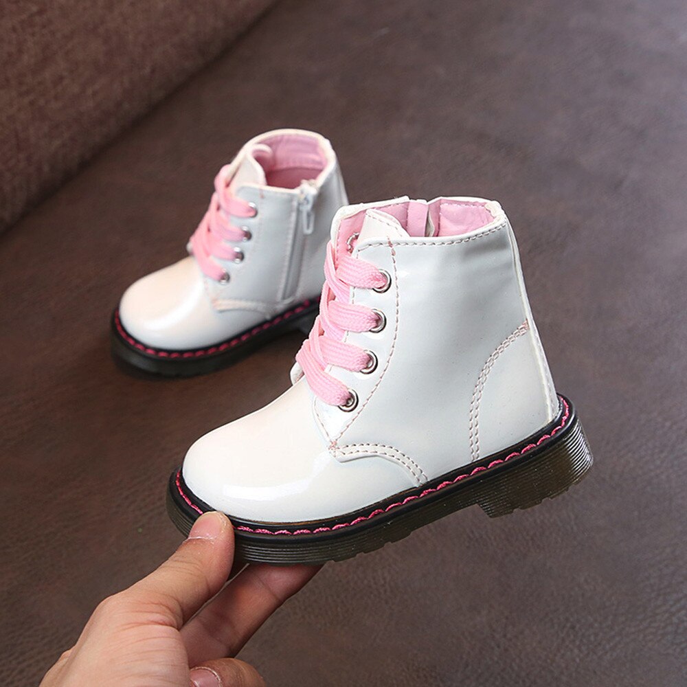Botas de otoño invierno venta de niñas botas Martin botas nueva de zapatos de cuero de los niños de chica cremallera suave botas calzado informal
