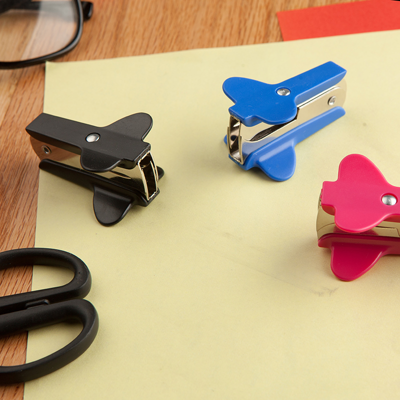 M&G 1pcs Nail puller, No. 12 standard stapler, mini type needle puller, nail puller, office finance