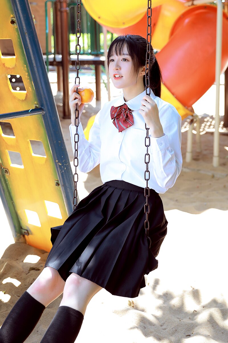 Japans schooluniform jk-shirt met korte mouwen, ronde hals en getailleerde taille | japanse orthodoxie shirt met peter pan-kraag en geplooide zwarte rok