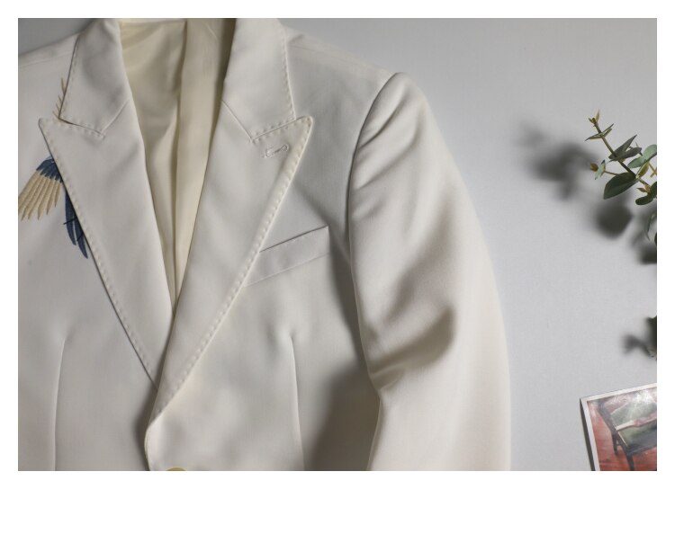 Costume avec fleurs de mariage pour hommes, veste avec broderie pour hommes, veste élégante pour hommes, tenue de scène blanche