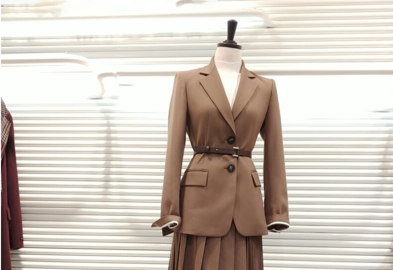 Jurken, lange blazers, enkelrijs, kantoorkleding, dames, geplooide mini-jurken met riem, plus size: Kameeltop / Xl