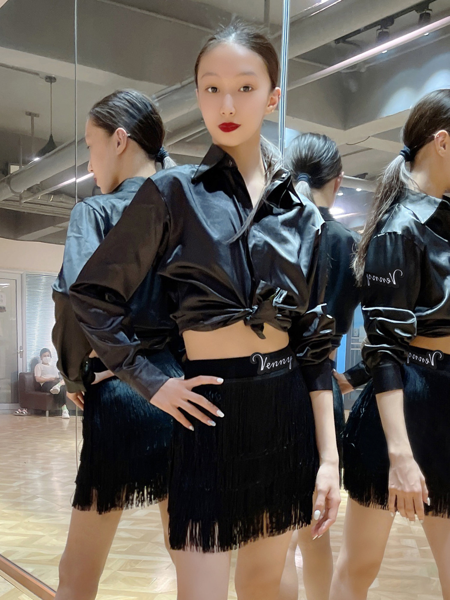 VENNY il nuovo costume da allenamento per la danza latina è una giacca da donna per adulti in dovuto pezzi con tuta da ballo con protezione solare