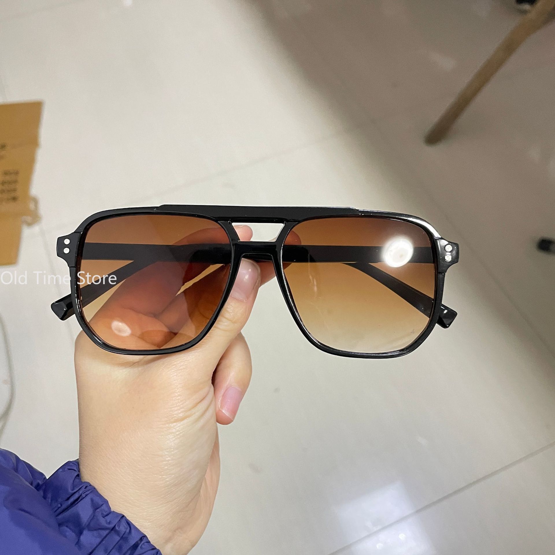 Gafas de sol Retro para playa, protección ocular, gafas de sol negras, decoración de verano, gafas de sol con montura cuadrada Punk, accesorios de viaje Anti-UV: Morado