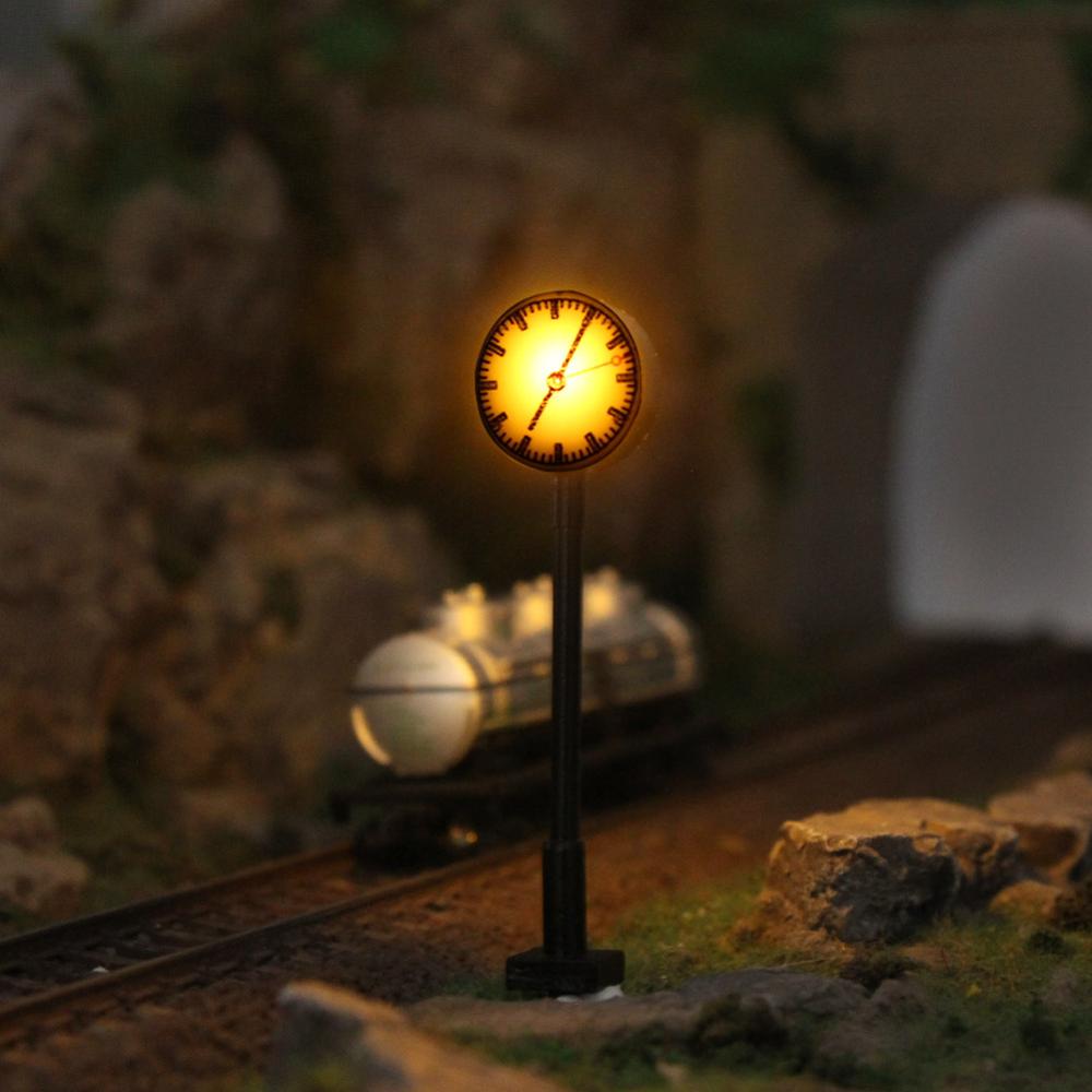 LQS62HO 3 pcs Model Spoorweg 1: 87 lichten Platform HO Schaal Klok Lamp Station Layout