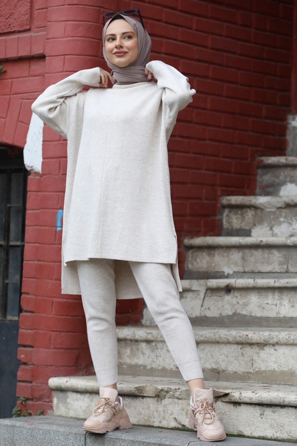 ‎Tight Leg Knitwear Team‎ Sports set outfit for Muslim women Hijab İslamic Clothing young Muslim women's style Dubai Turkey