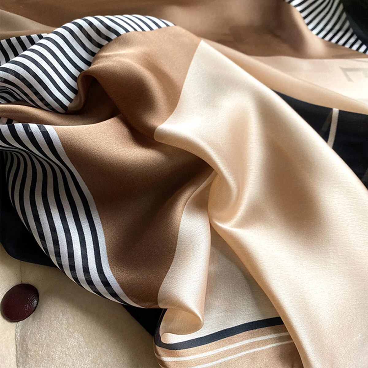 Estampa geométrica feminina Imitação de seda cetim cachecol, elegante protetor solar xale, cabeça de viagem praia, hijab à prova de vento, 180x90cm