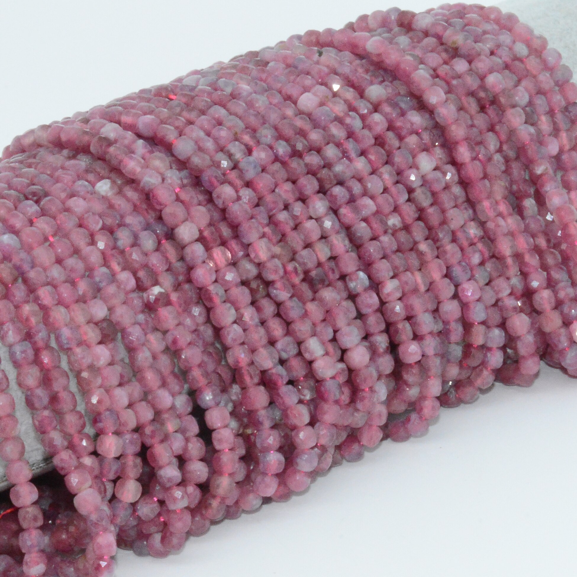 Natürliche Rosa Turmalin Facettiert Unregelmäßigen Cube Bead 4,2mm ~ 4,5mm