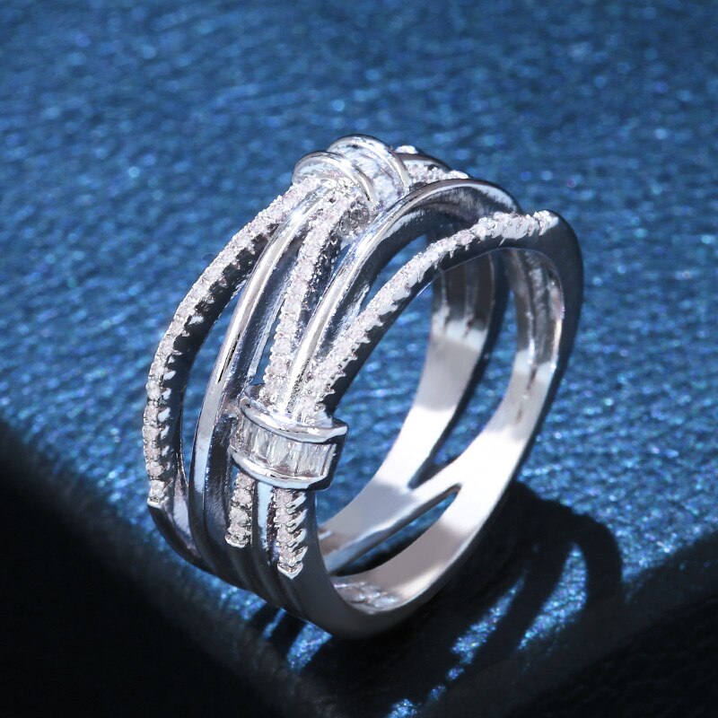 Flola Eenvoudige Strik Vrouwelijke Sieraden Ring Multi Lijnen Ring Met Cz Stone Party Koreaanse Sieraden Vrouwen Anillo Rigf85: 7 / Silver