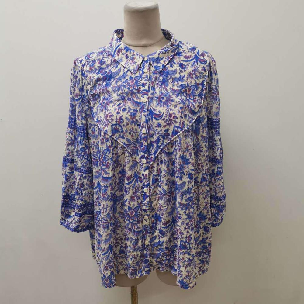 Alternatieve Blouse Met Kruis En Patronen Op De Mouwen main image 1