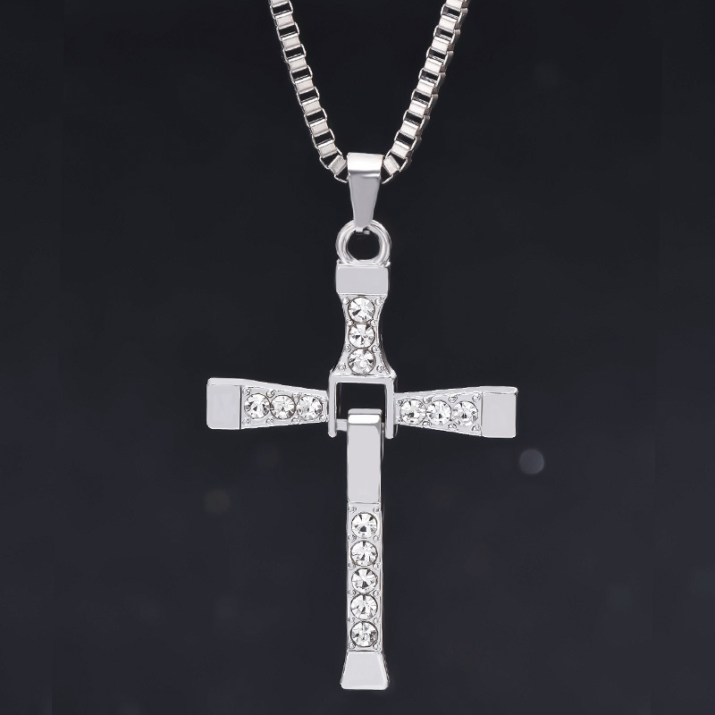 Dominic Toretto la celebridad rápida y furiosa Vin Diesel artículo cristal Jesús hombres Cruz colgante collar joyería de: Color amarillo dorado claro