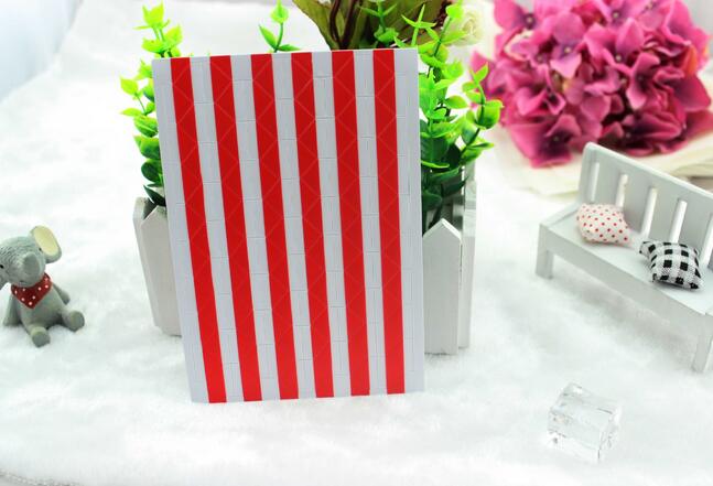 25 kpl tee itse valokuva-albumi leikekirjan kulmatarra pvc värikäs paperi kulmatarra kehys kuva koristelu 18 väriä: Valkoinen punainen