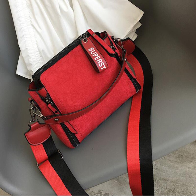 Vintage mat crossbody taske pu læder skuldertaske bred skulderrem spand taske trendy messenger bag dame håndtaske sæk: Rød