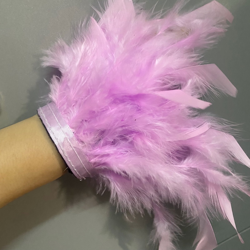 Ostrich Feather Cuff for women Feather cuffs for wrist feather snap bracelet nail photo cuffs Shirts cuffs with feather: Beige