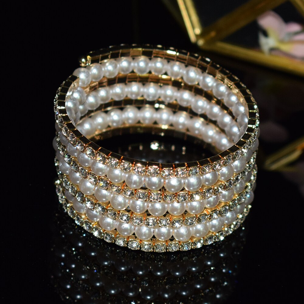 Elegante braccialetto di perle di cristallo multistrato estensibile braccialetto di perle per le donne polsini braccialetti strass gioielli da sposa Accessori