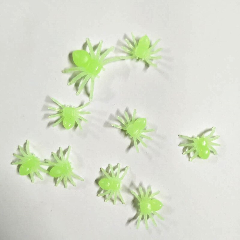 20/50pz di Halloween Decorativo Ragni incandescenza in buio Nero di Plastica ragno Giocattoli Halloween scherzo Realistico Puntelli NSV775