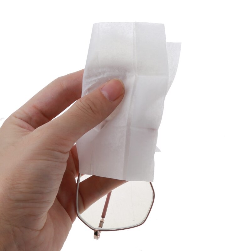 50Pcs Anti-Fog Wipes for Glasses Pre-moistened Antifog Lens Wipe Individually Wrapped Disposable Defogger Eyeglass Wipes