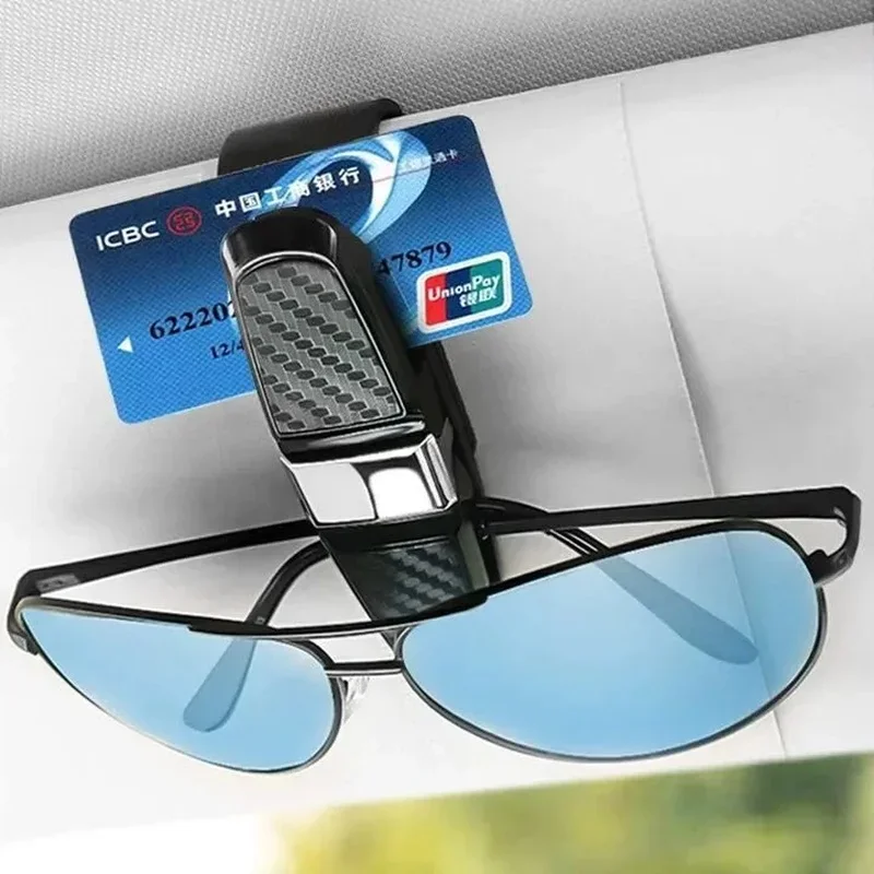 Clip de fibra de carbono para gafas de sol, soporte ajustable de 180 grados, Universal, para coche, 2 piezas