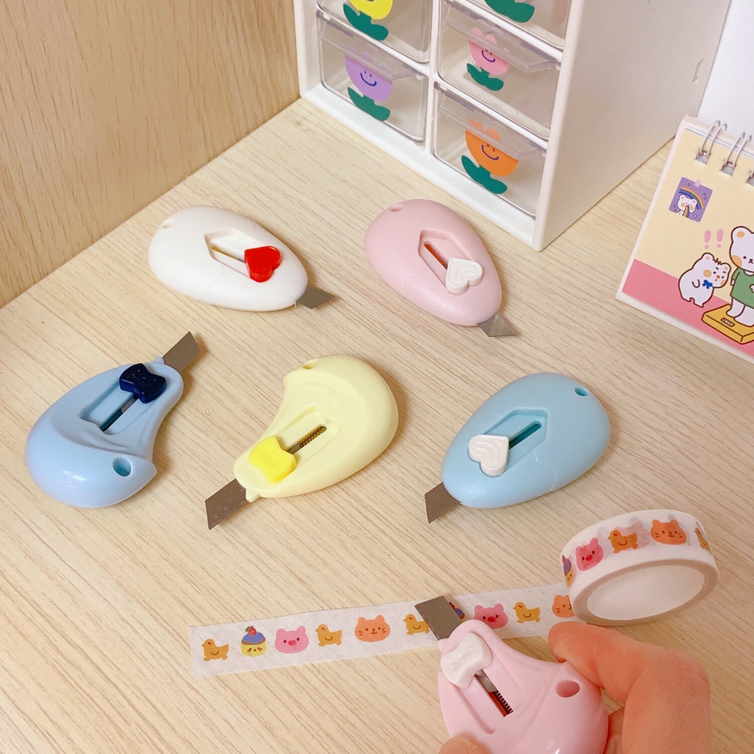 Leuke Mini Draagbare Kleine Mes Sloop Brief Opening Sticker Papier Mes Behang Mes Student Box Cutter Kawaii