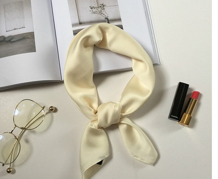 Dames zijden sjaal kleur groen bedrukt bandana dames vierkante sjaals zachte tassen sjaal: Beige