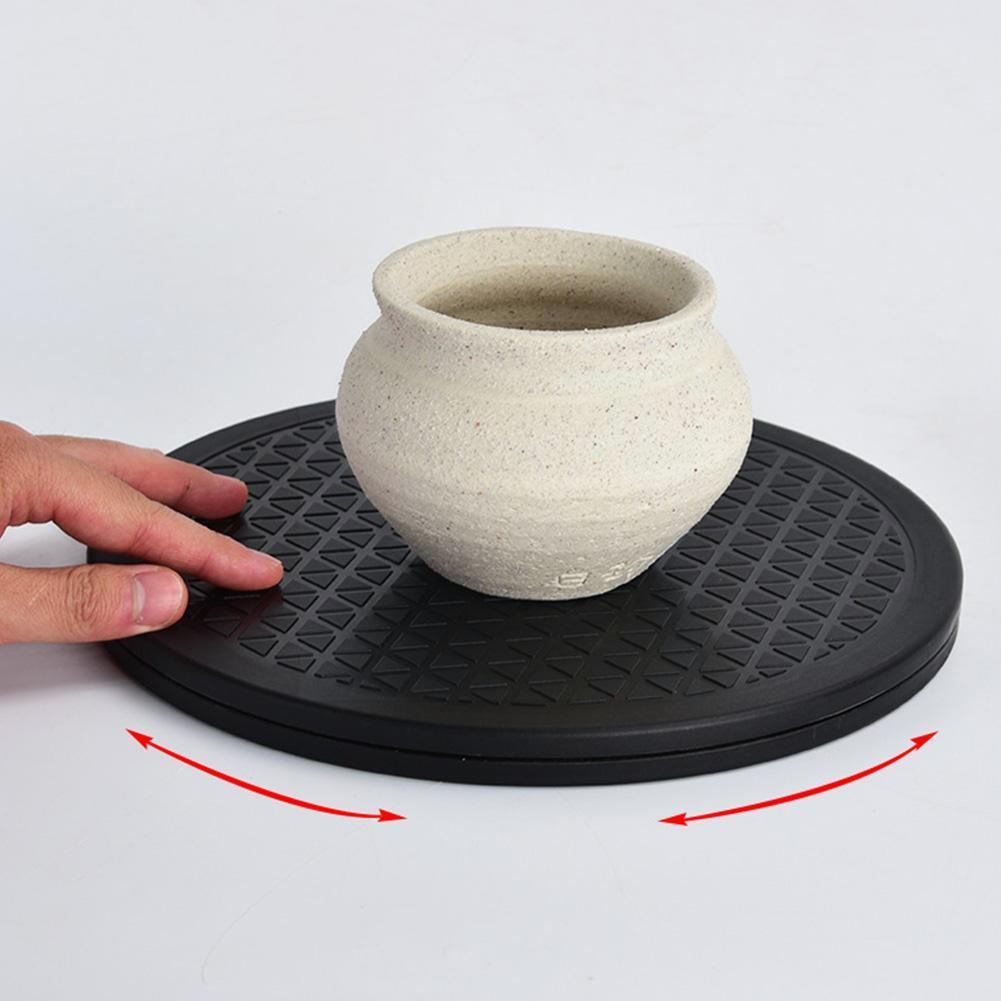 Model hand-made clay sculpture pottery sculpture turntable plastic turntable display 360 turntable degrees sculpture studen W3L7
