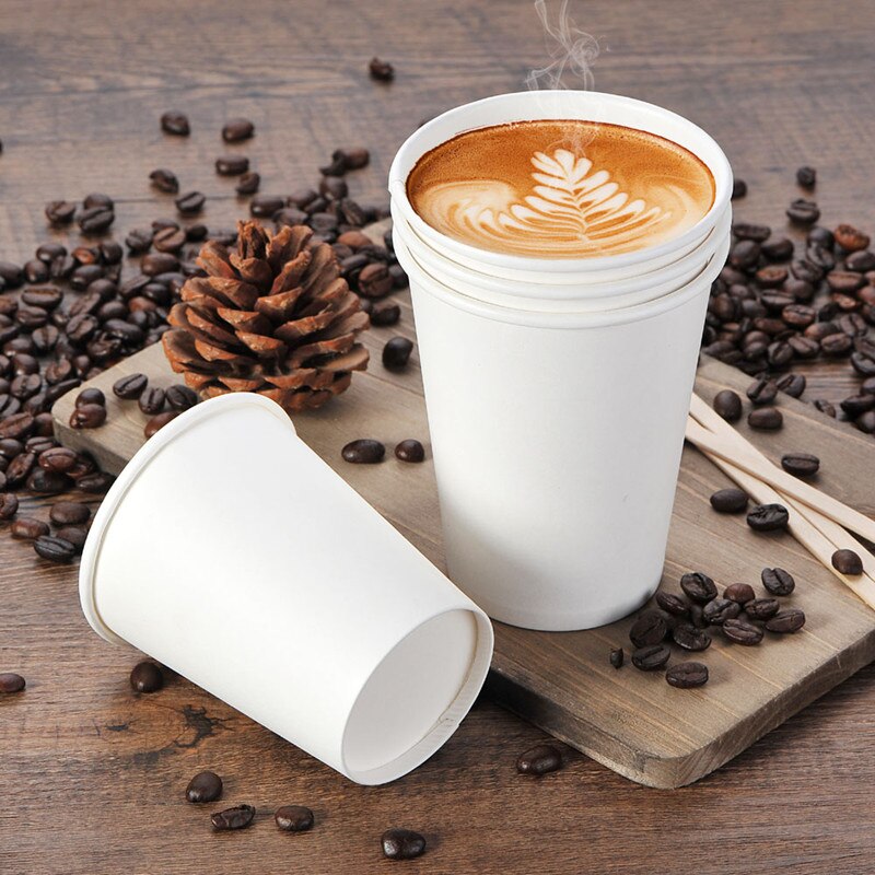 50 stuks dikke witte papieren wegwerpbekers voor koffie, 250ml kleine bekers voor sap, water en drank, met deksels en bruine mouwen