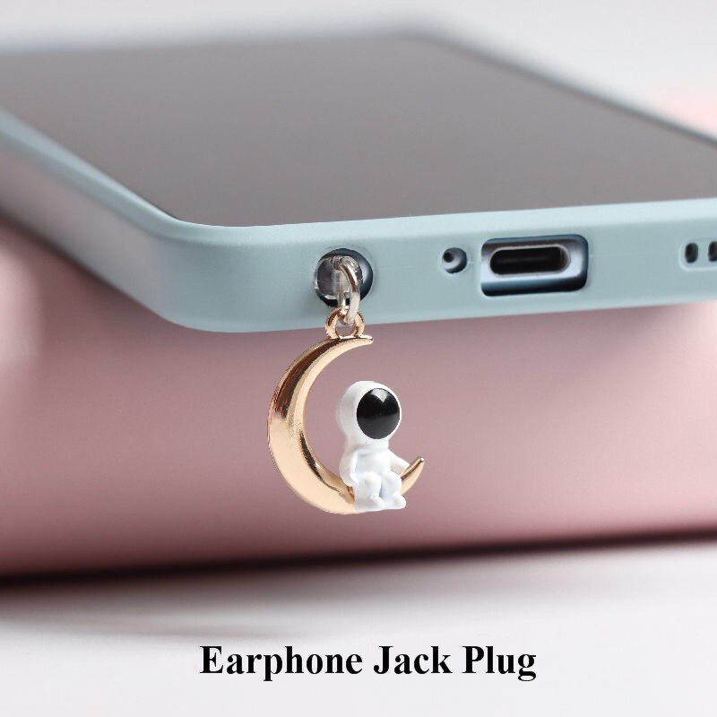 Astronaut dust plug charm cute charging port anti-dust plug kawaii usb type c plug for iphone headphones jack stopper cap pendant: A