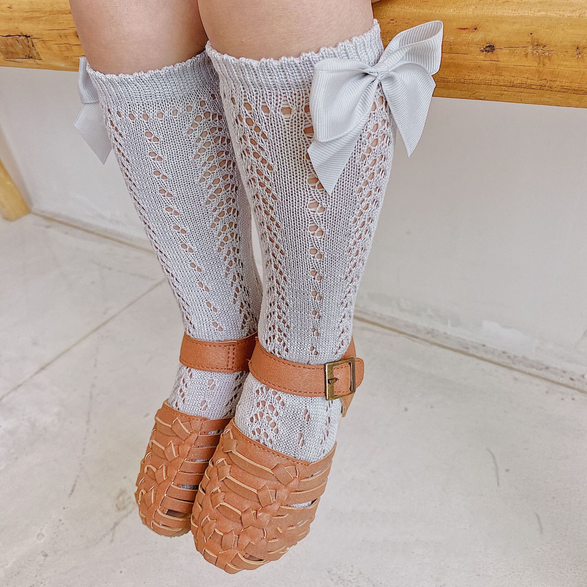 Calcetines para niñas pequeñas, medias de encaje con lazo para bebé, calcetines transpirables de malla de algodón, Calcetines antideslizantes para bebés recién nacidos, calcetines hasta la rodilla de verano para niños