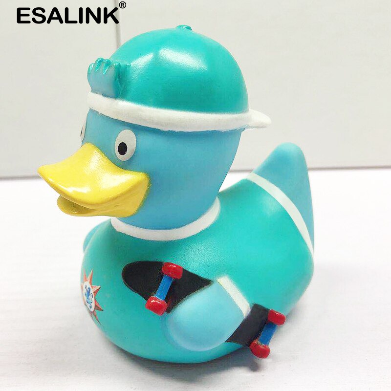 ESALINK 7-12Cm Ente Baby Spielzeug Kognitiven Puzzle Schwimm Spielzeug Skateboard Junge Duc Gummi Ente Bad Spielzeug Für mädchen