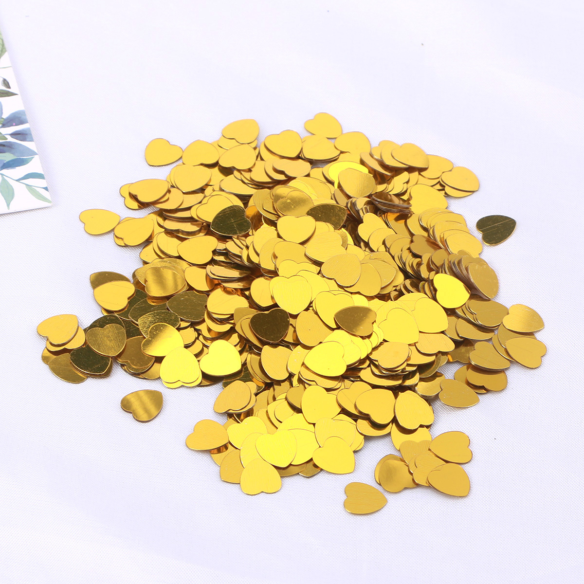 30g Table Confetti Heart Shaped Party Confetti for Birthday Wedding Christmas Decoration (Red): Golden