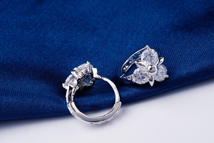Yunkingdom Mode Clear Crystal Cz Kleine Hoop Oorbellen Voor Vrouwen Wit Goud Kleur Bloem Sieraden X0215