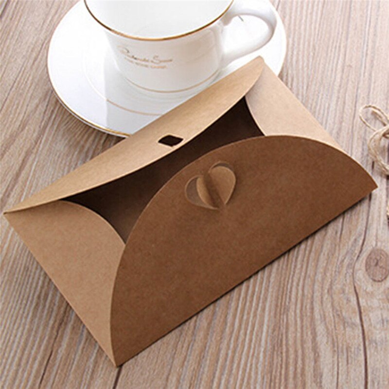 Diy-wenskaart van gedroogde bloemen van kraftpapier (materiaalpakket) met envelop, handgemaakte enveloppen voor feestuitnodigingen